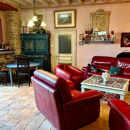 Aux Caprices Des Dieux Bed & Breakfast 3*