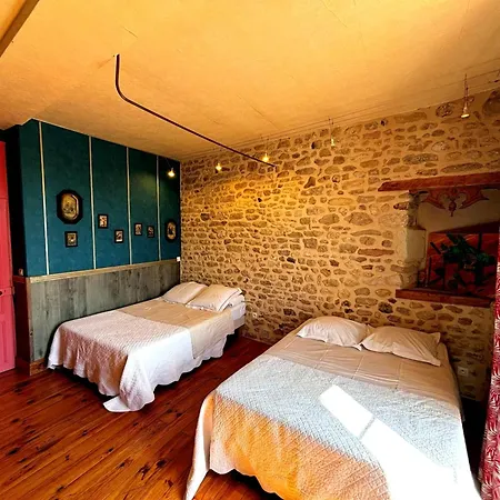 Aux Caprices Des Dieux Bed & Breakfast Marnes
