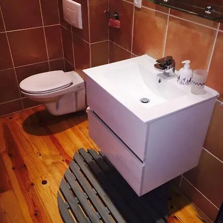 Aux Caprices Des Dieux 3*