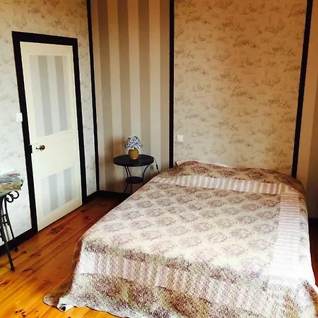 Aux Caprices Des Dieux