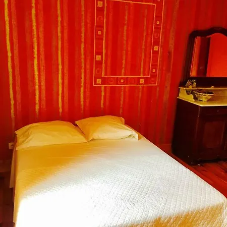 Bed & Breakfast Aux Caprices Des Dieux Marnes