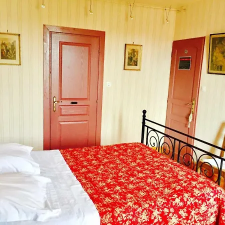 Aux Caprices Des Dieux 3*