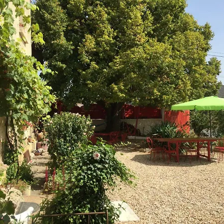 Aux Caprices Des Dieux Bed & Breakfast 3*